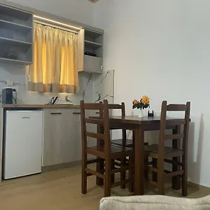milos-apartment.albaniahotels.org/